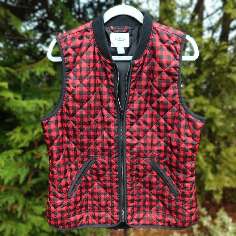 Old Navy Red/Black Plaid Diamond Quilted Zip-Front Vest